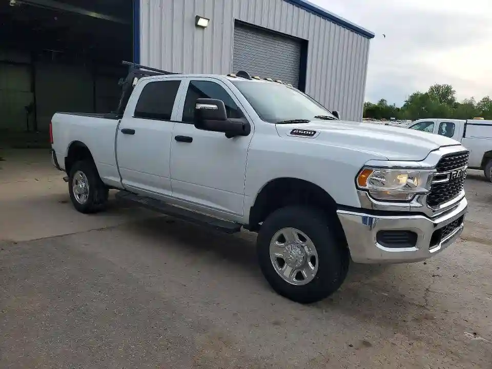 3C6UR5CJ9RG102826 2024 RAM 2500-3