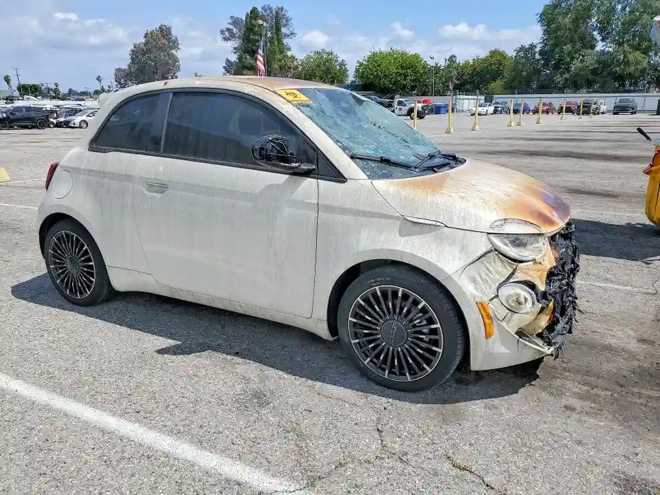 ZFAFFAA45RX209956 2024 FIAT 500-3