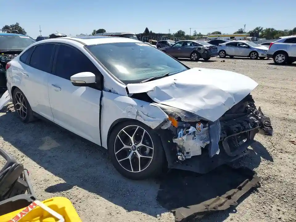 1FADP3H22JL217480 2018 FORD FOCUS-3
