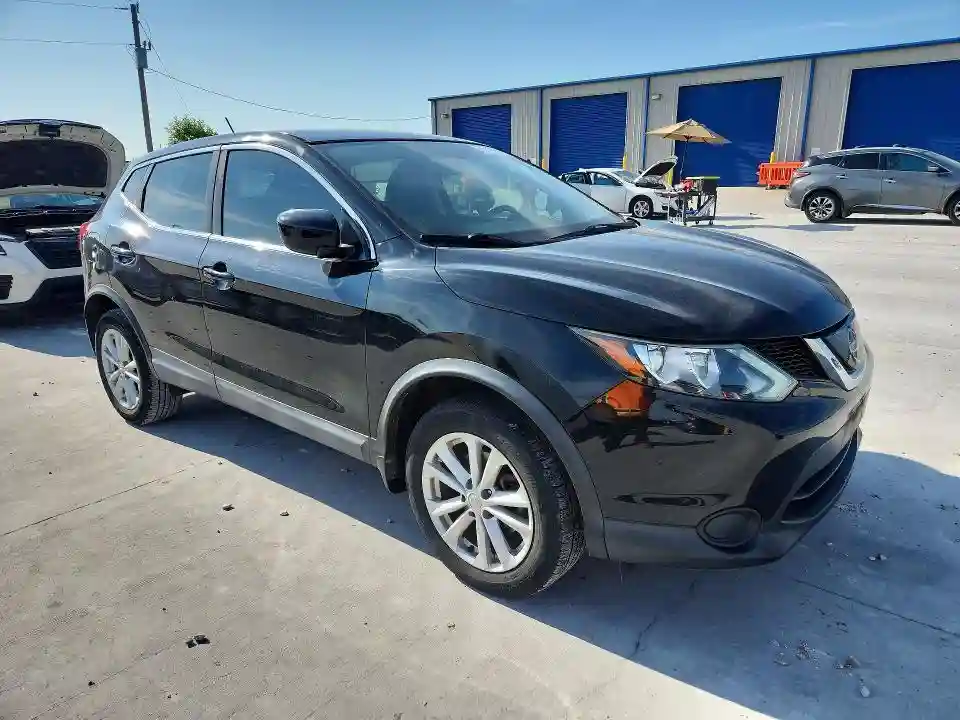JN1BJ1CP6JW153259 2018 NISSAN ROGUE-3