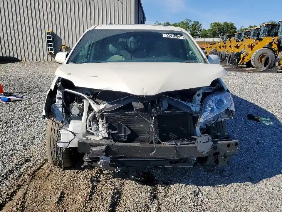 5TDYZ3DC1JS924220 2018 TOYOTA SIENNA-4