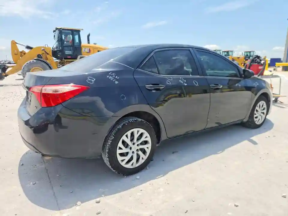 5YFBURHE8JP740324 2018 TOYOTA COROLLA-2