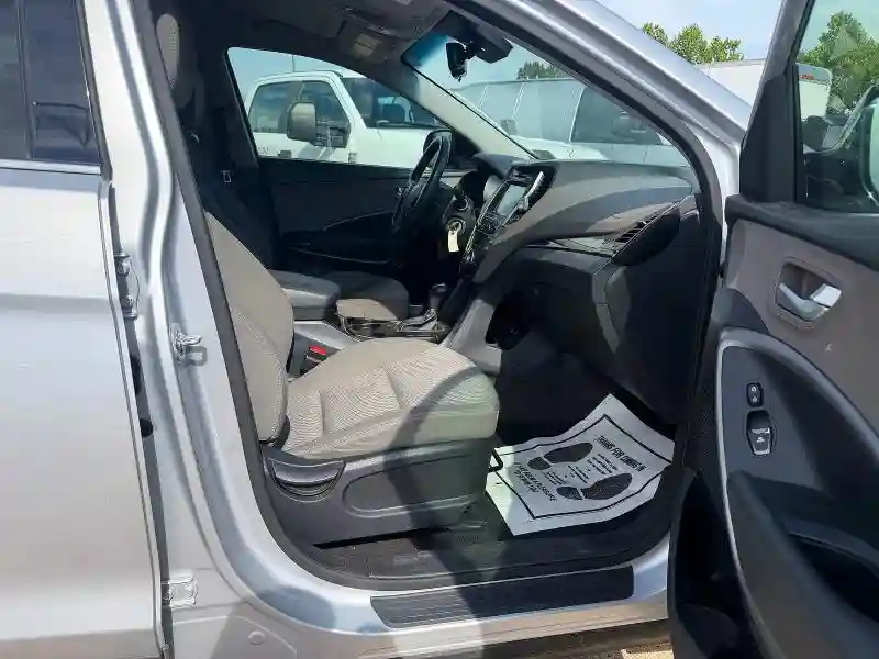 KM8SMDHF3HU179406 2017 HYUNDAI SANTA FE-4