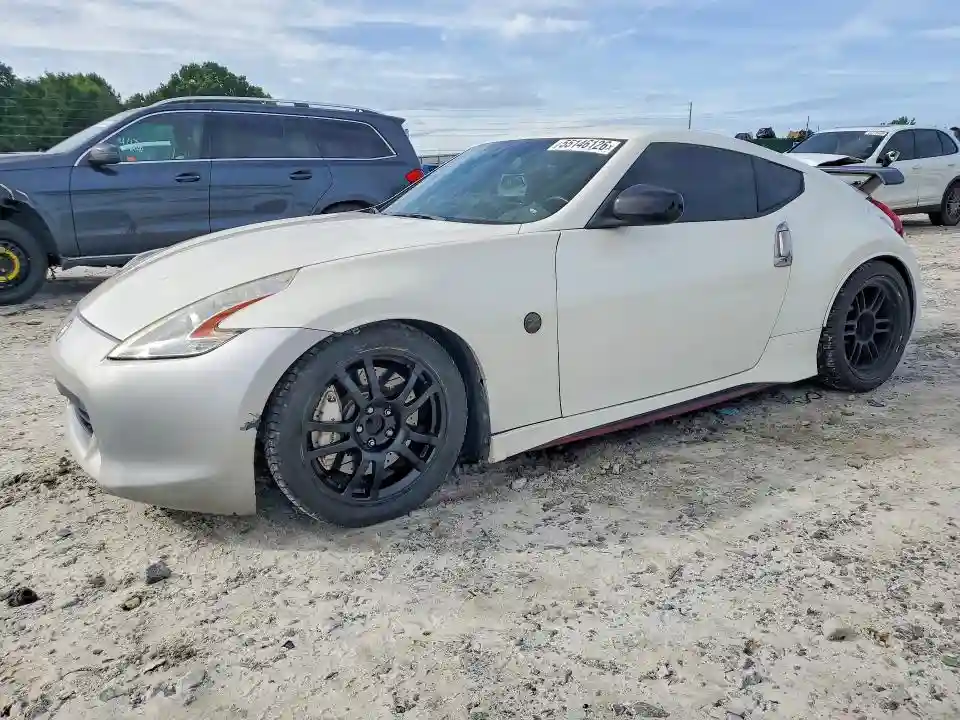 JN1AZ4EH9JM570494 2018 NISSAN 370Z-0