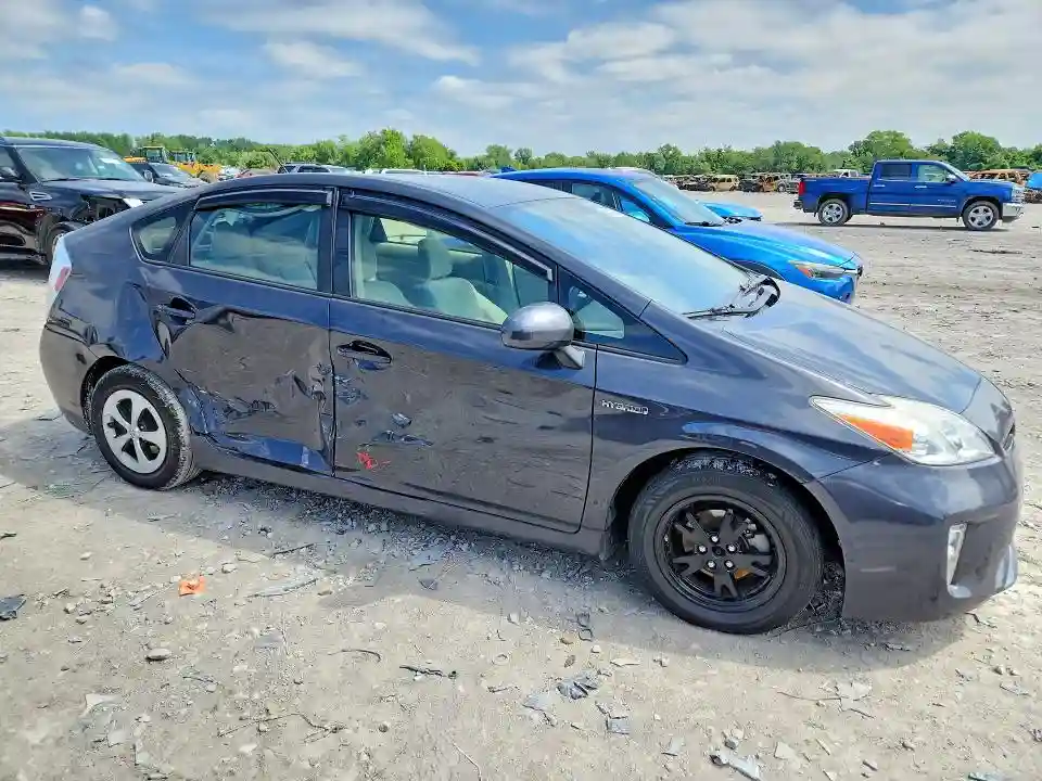 JTDKN3DU9F0417831 2015 TOYOTA PRIUS THRE-3