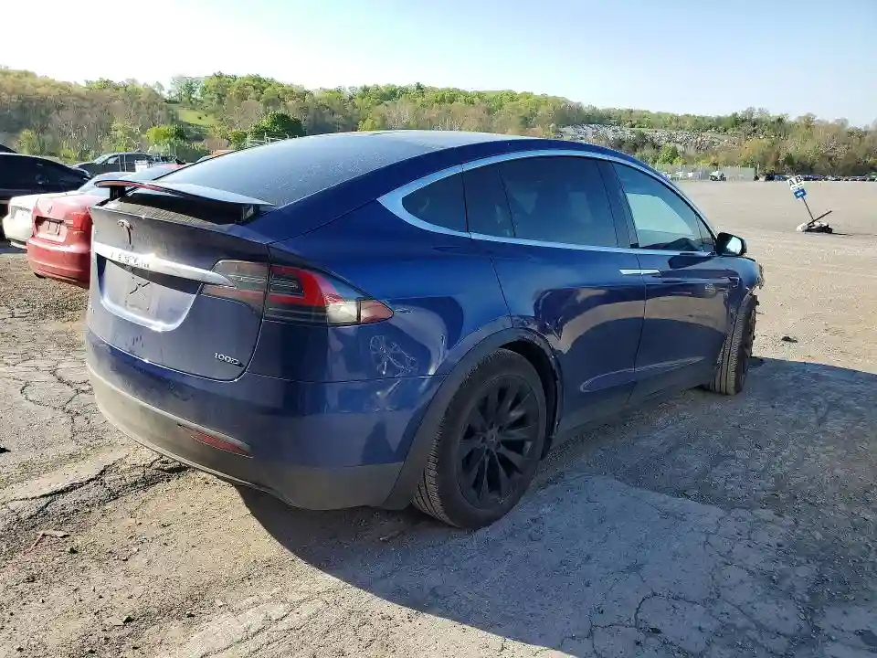 5YJXCAE27KF152626 2019 TESLA MODEL X-2