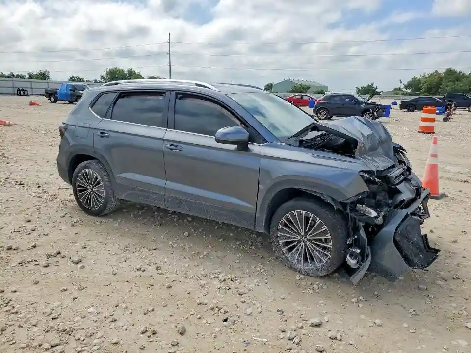 3VVEC7B29SM007258 2025 VOLKSWAGEN TAOS SE-3