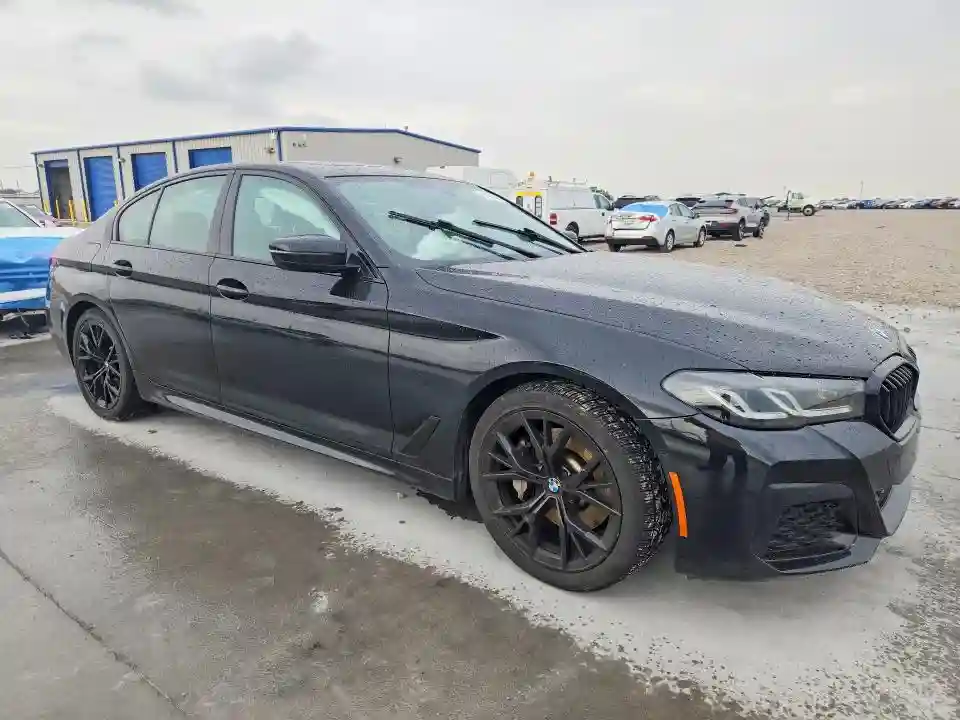 WBA53BH07NWX78004 2022 BMW 5 SERIES-3
