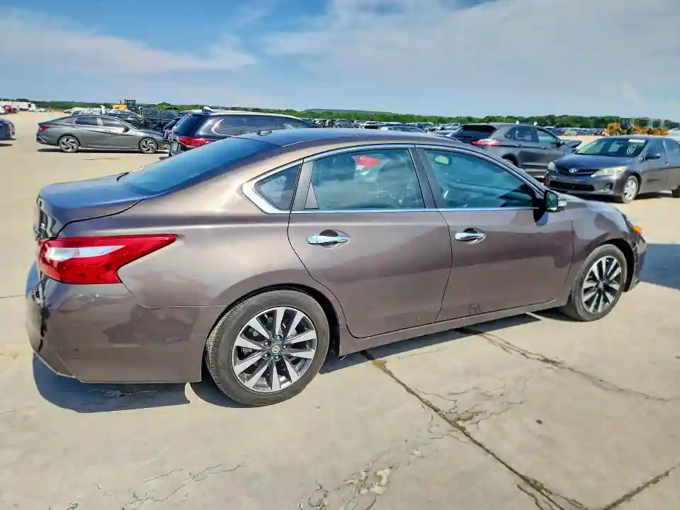 1N4AL3AP9HC179129 2017 NISSAN ALTIMA-2