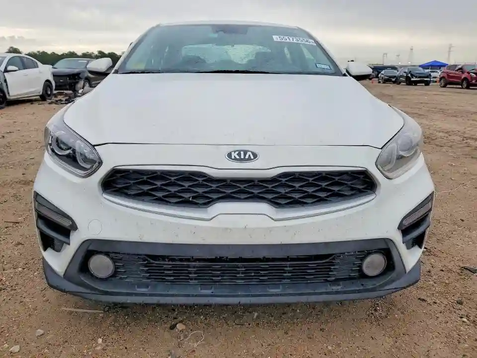 3KPF24AD8ME265811 2021 KIA FORTE-4