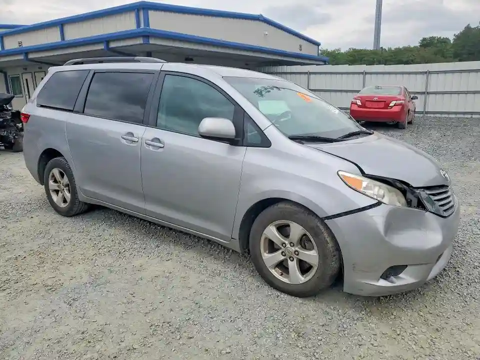 5TDKZ3DC9HS831798 2017 TOYOTA SIENNA-3