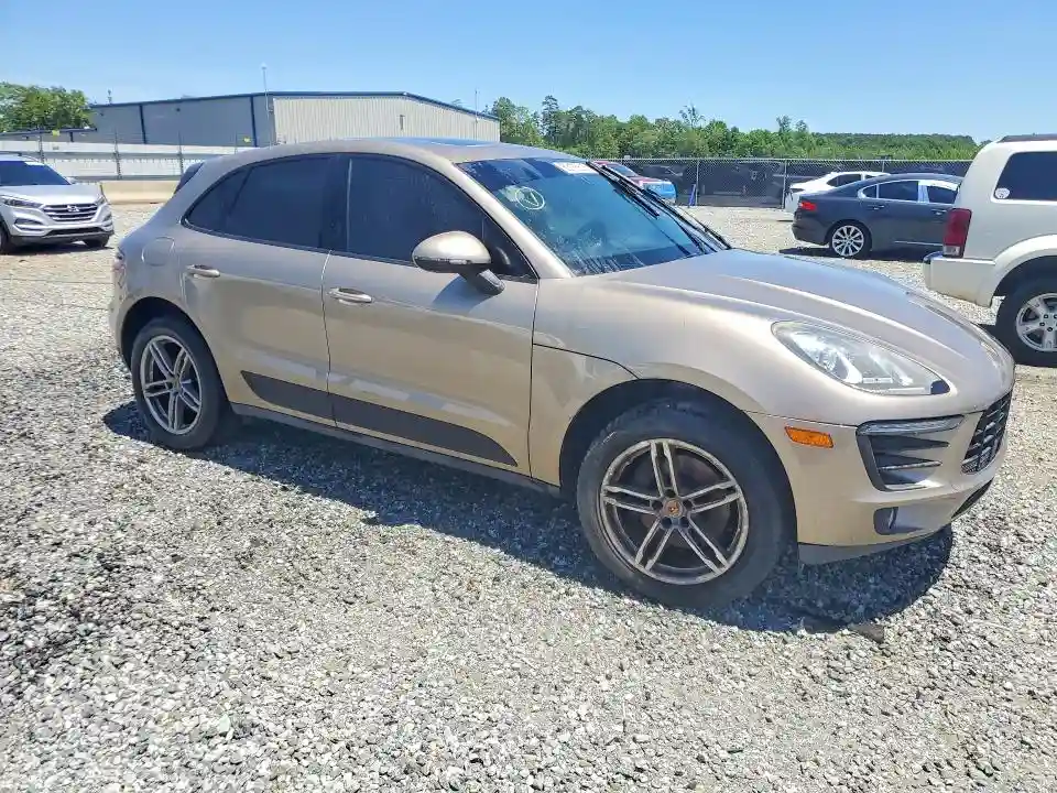 WP1AA2A59HLB05927 2017 PORSCHE MACAN-3