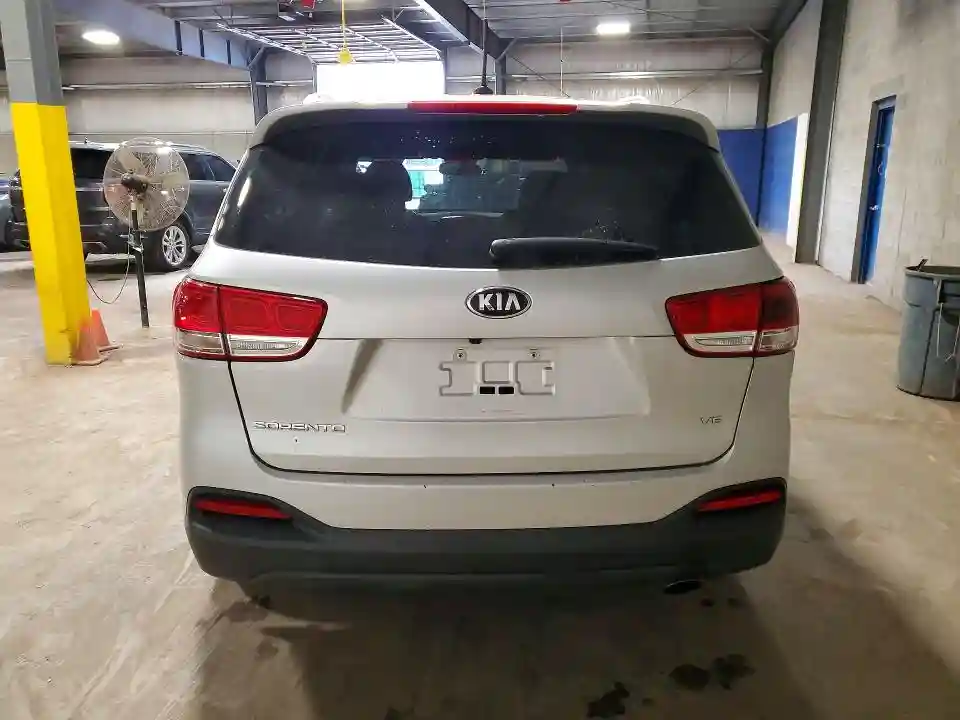 5XYPG4A51JG406411 2018 KIA SORENTO-5