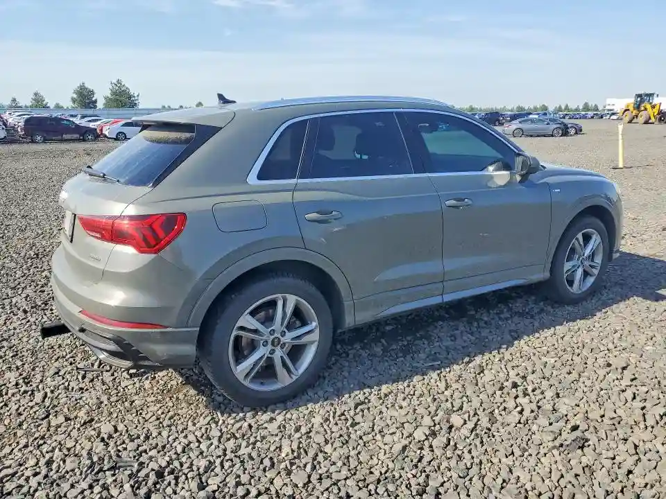 WA1EECF37N1072206 2022 AUDI Q3-2