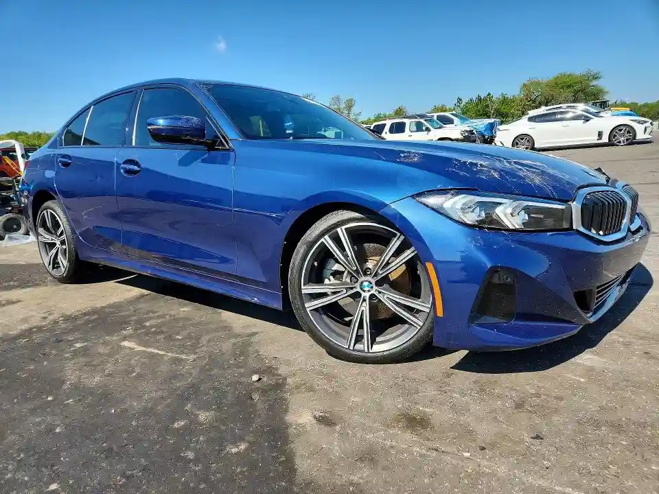 3MW69FF06P8D63281 2023 BMW 3 SERIES-3