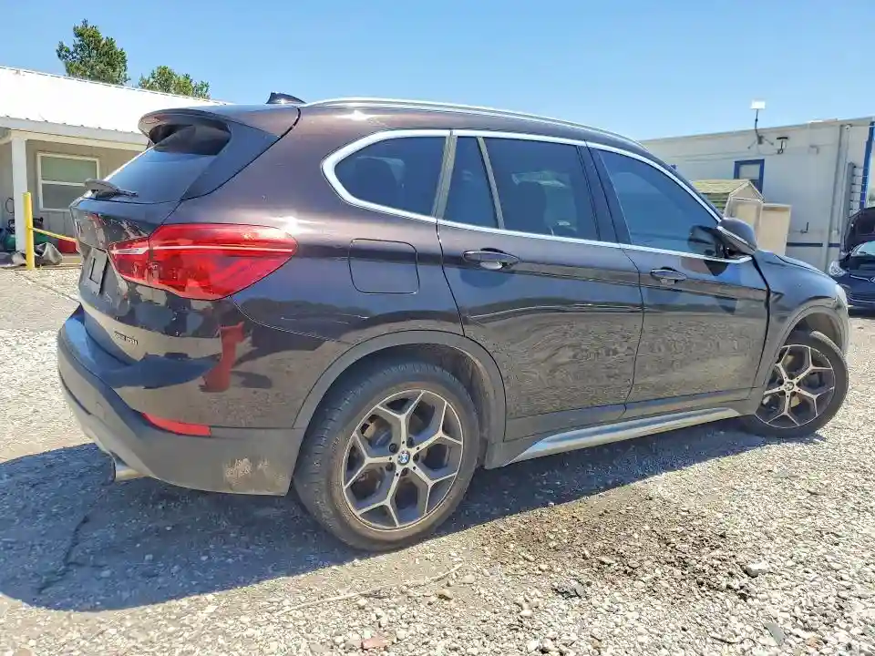 WBXHT3C31J5L27998 2018 BMW X1-2