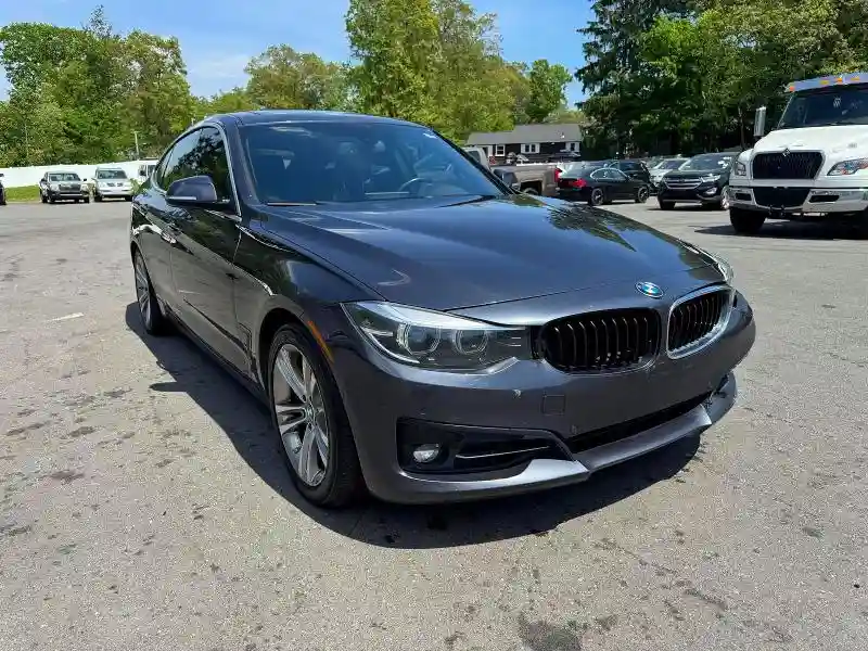 WBA8Z9C51JB220190 2018 BMW 3 SERIES-3