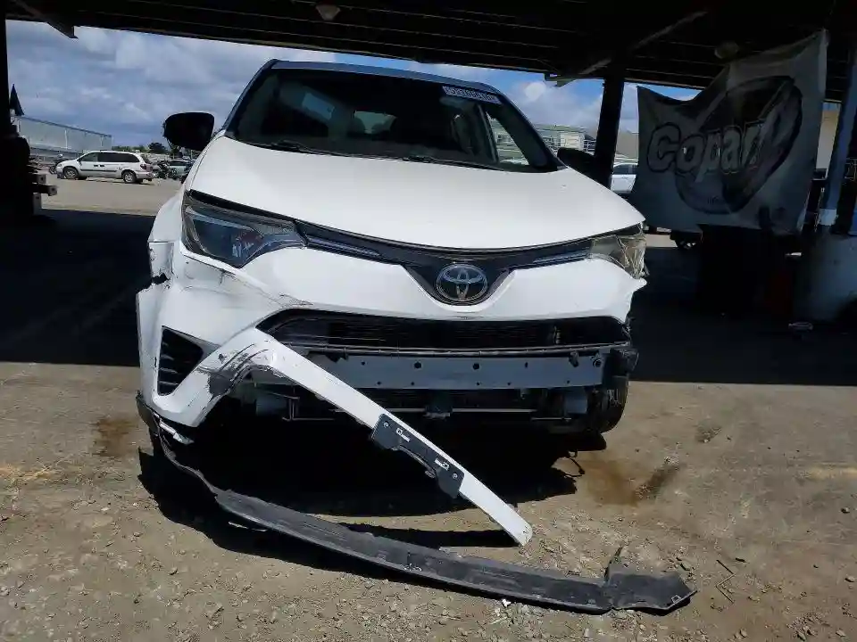 JTMZFREVXJJ748135 2018 TOYOTA RAV4-4