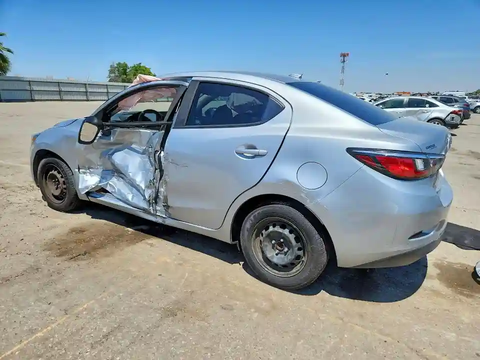 3MYDLBYV4KY519129 2019 TOYOTA YARIS-1
