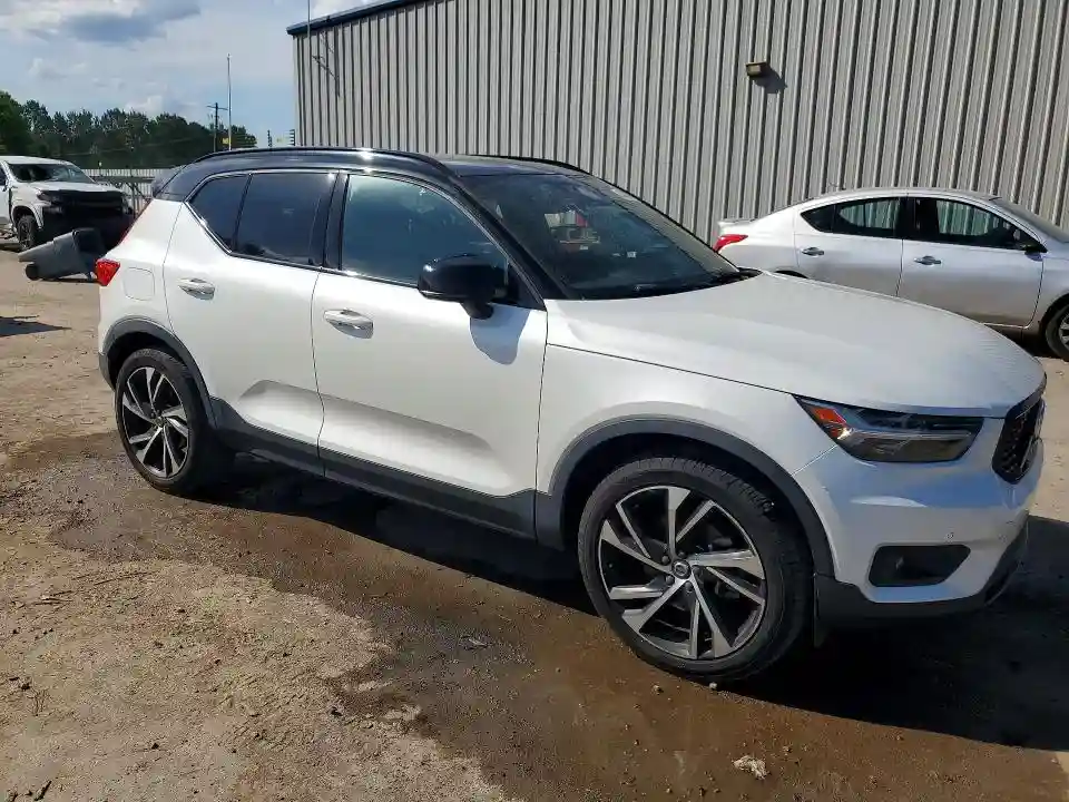 YV4162UM1M2531291 2021 VOLVO XC40-3