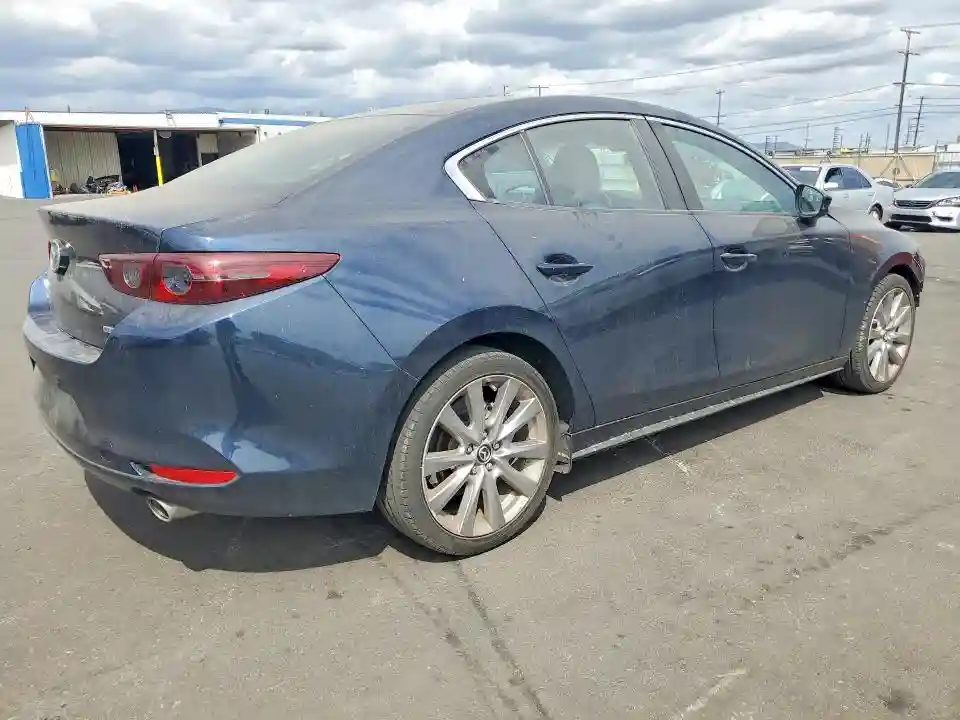 JM1BPABL9M1346081 2021 MAZDA 3-2