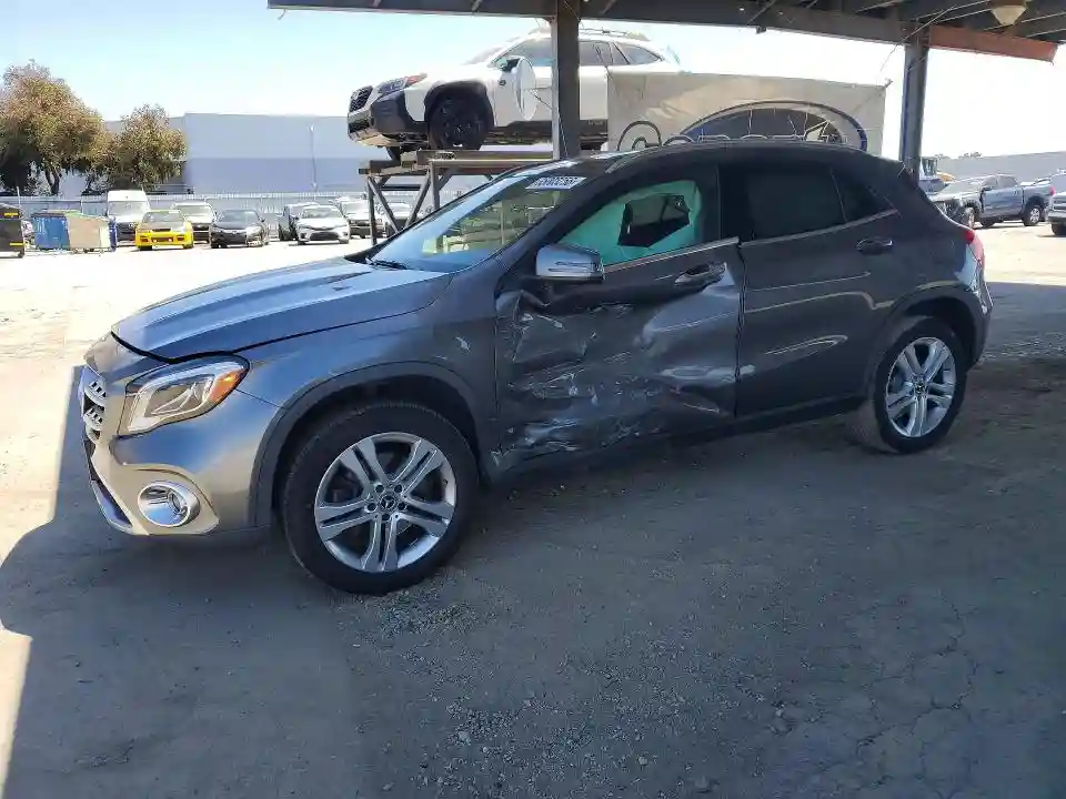 WDCTG4GB3JJ520996 2018 MERCEDES-BENZ GLA-CLASS-0