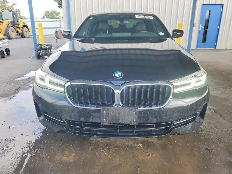 WBA13BJ02NCJ18642 2022 BMW 5 SERIES-4
