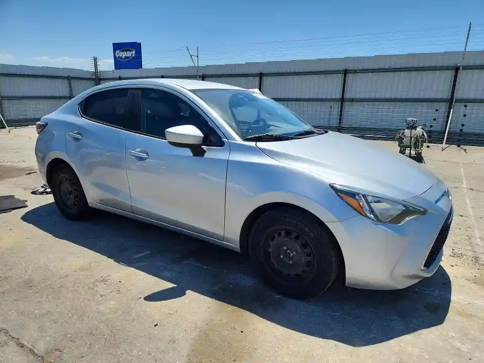 3MYDLBYV4KY519129 2019 TOYOTA YARIS-3