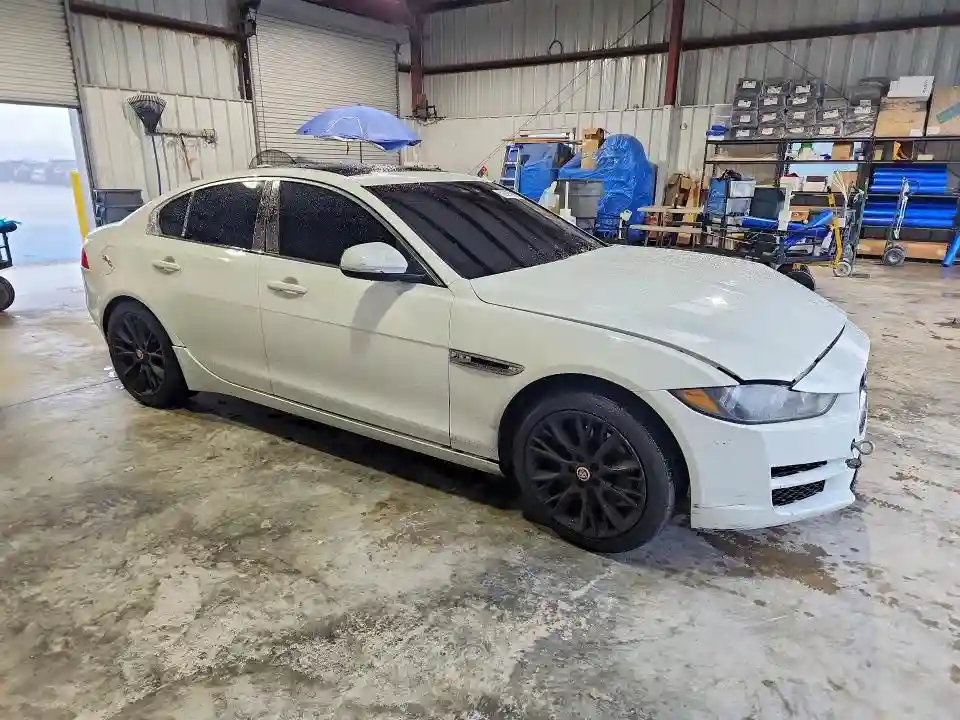 SAJAR4BG7HA978837 2017 JAGUAR XE-3