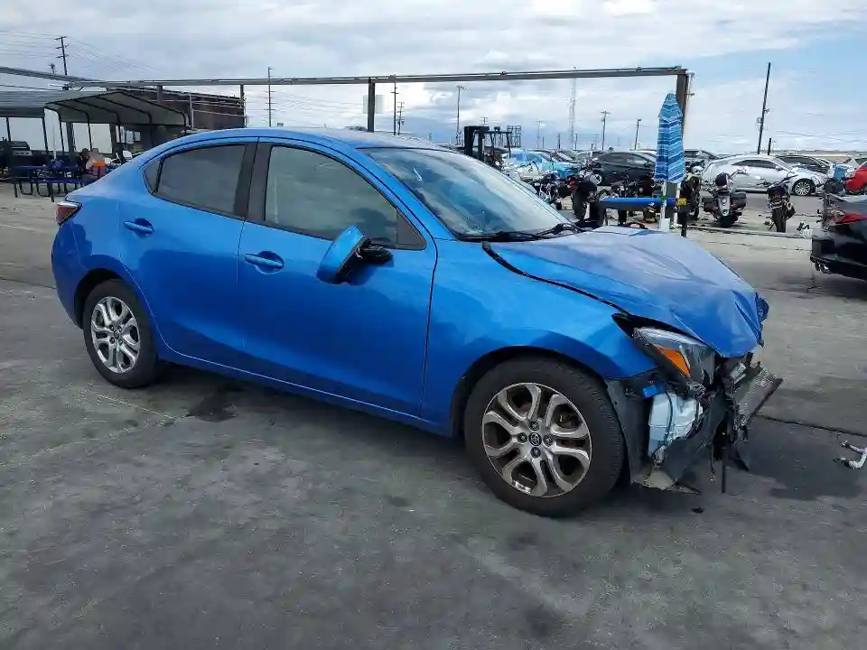 3MYDLBYV8JY318042 2018 TOYOTA YARIS IA B-3