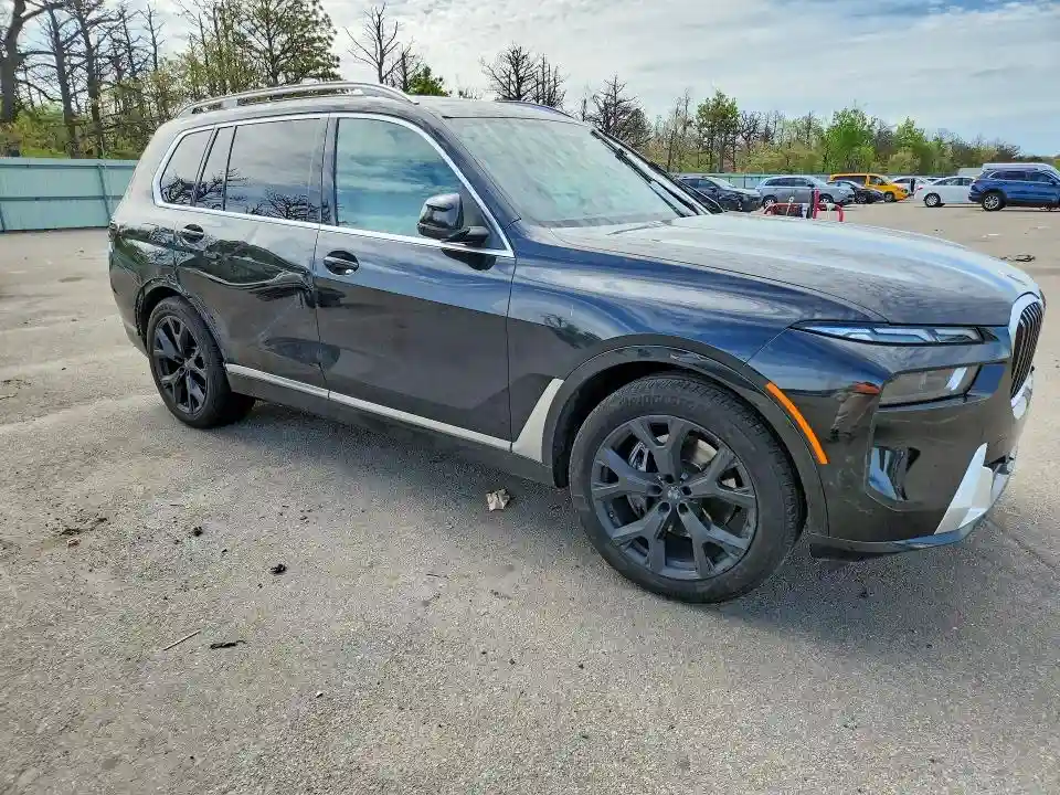 5UX23EM09S9Z32573 2025 BMW X7-3