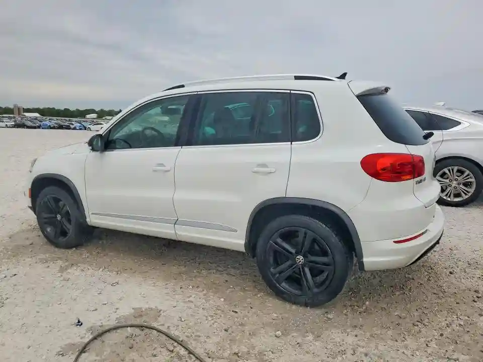 WVGUV7AX8HK036652 2017 VOLKSWAGEN TIGUAN-1