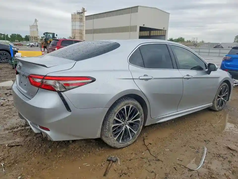JTNB11HK9J3016646 2018 TOYOTA CAMRY-2