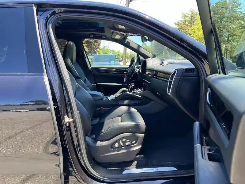 WP1AE2AY8KDA52072 2019 PORSCHE CAYENNE-4