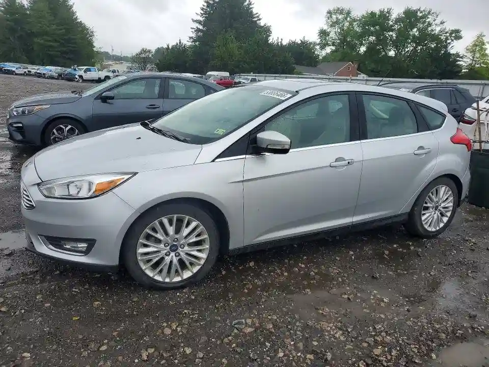 1FADP3N27JL271877 2018 FORD FOCUS-0