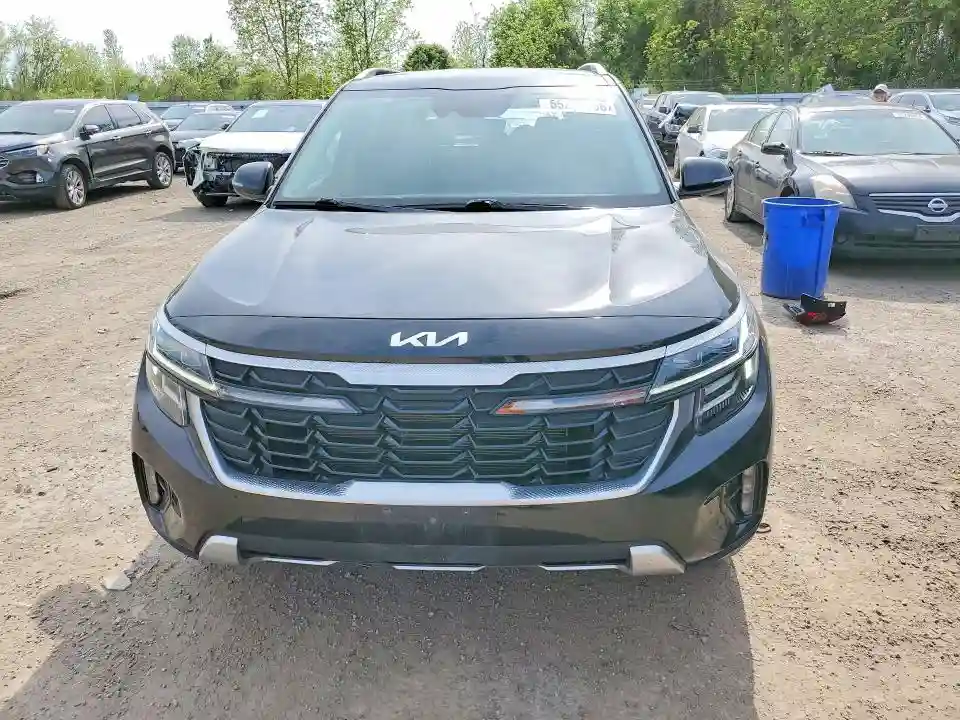 KNDEU2AA8R7568708 2024 KIA SELTOS-4