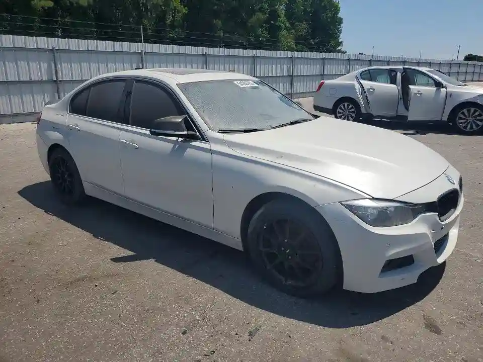 WBA8B9G57HNU48430 2017 BMW 3 SERIES-3