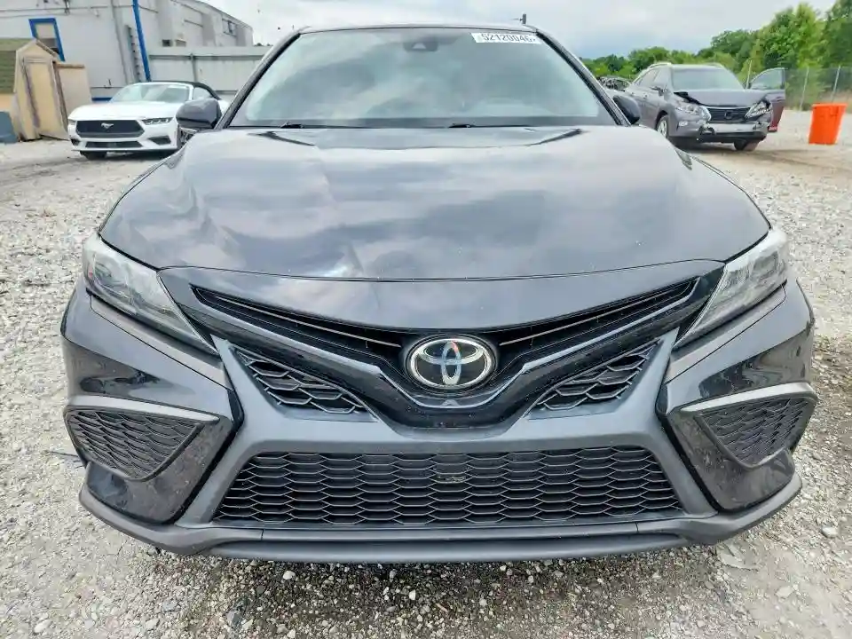 4T1T11AK4MU437462 2021 TOYOTA CAMRY-4