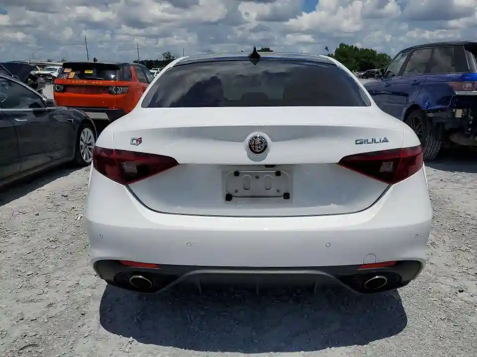 ZARFAEDN2H7532756 2017 ALFA ROMEO GIULIA-5