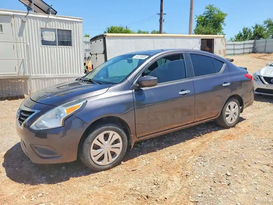 2015 NISSAN VERSA