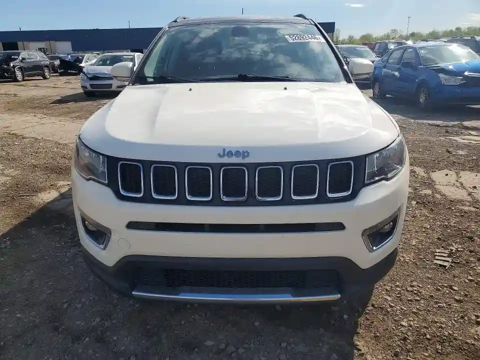 3C4NJDCB4KT806467 2019 JEEP COMPASS-4
