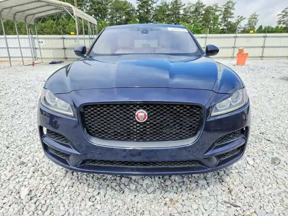 SADCJ2FX8KA366235 2019 JAGUAR F-PACE-4