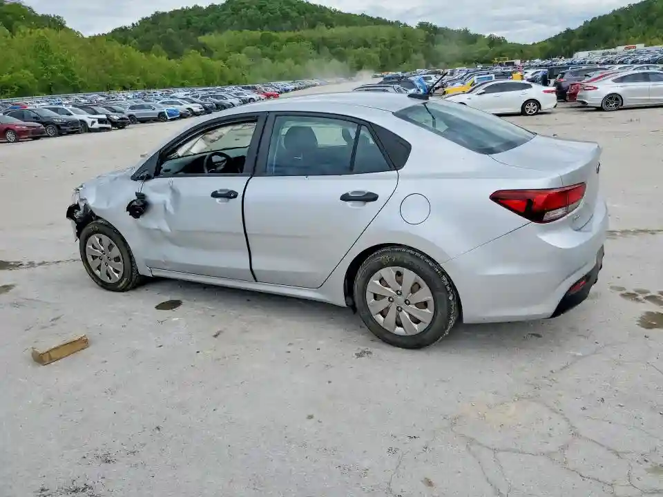 3KPA24AB8JE070795 2018 KIA RIO-1