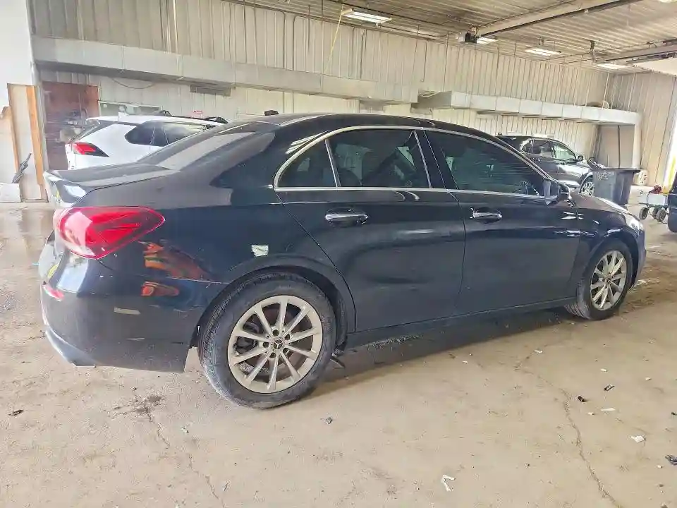 WDD3G4FB2KW001732 2019 MERCEDES-BENZ A-CLASS-2
