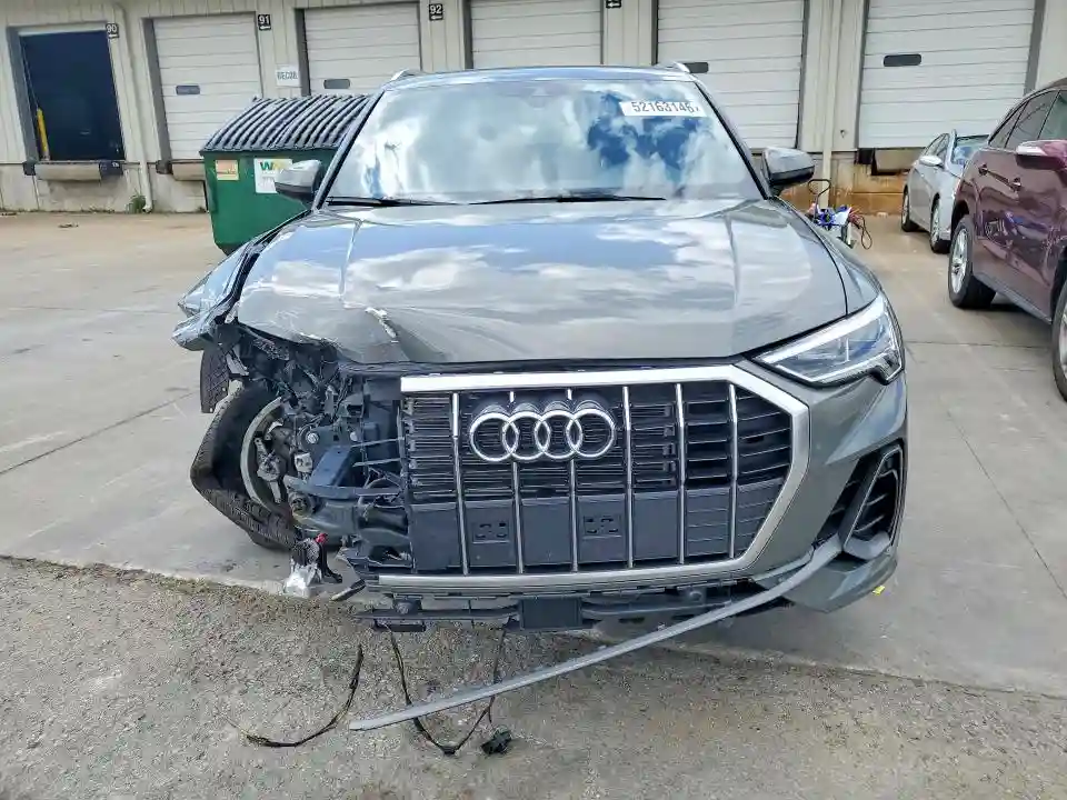WA1DECF34S1011760 2025 AUDI Q3-4