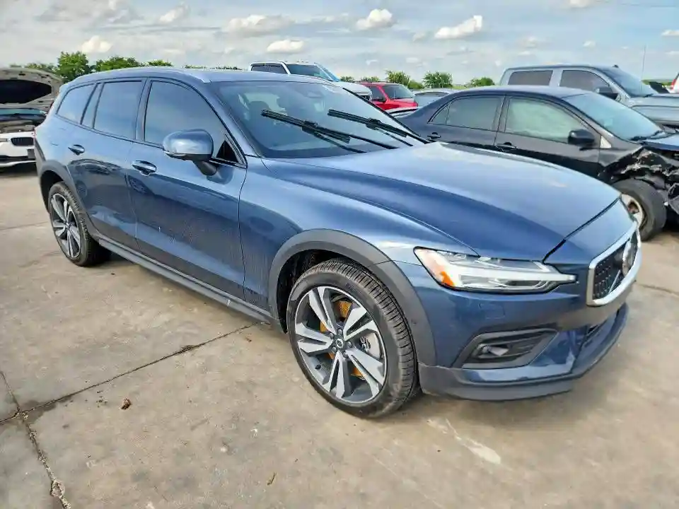 YV4L12WK9T2174007 2026 VOLVO V60-3