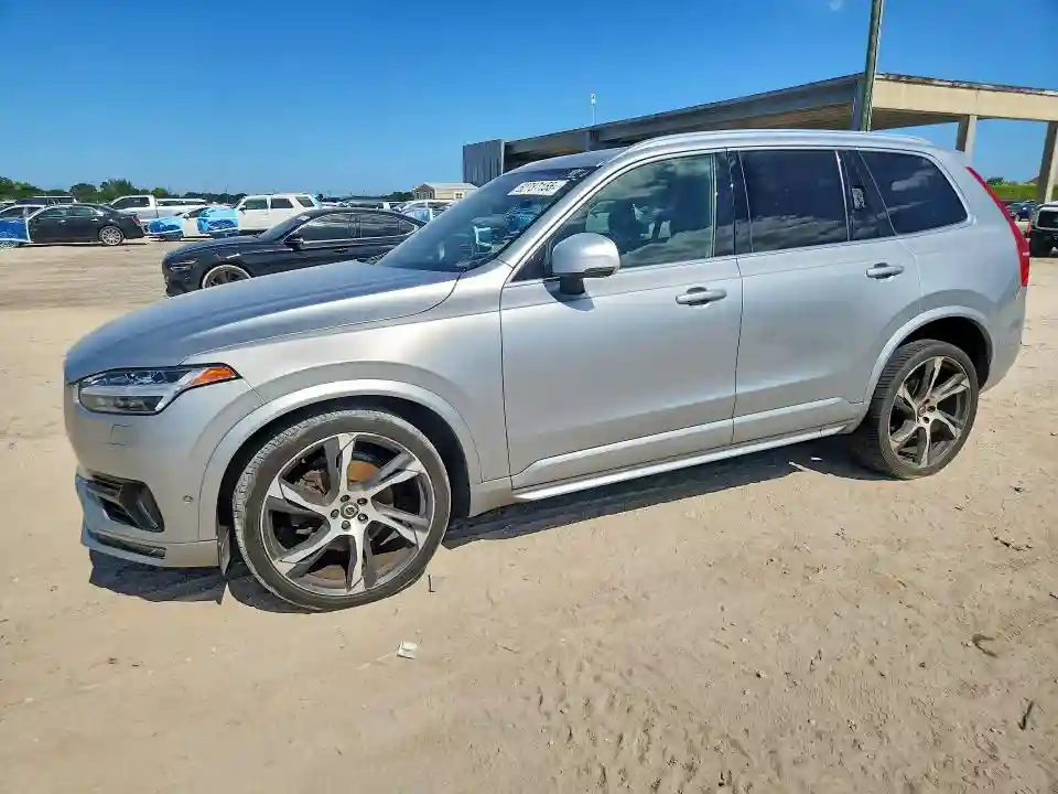 YV4A22PMXH1169948 2017 VOLVO XC90-0