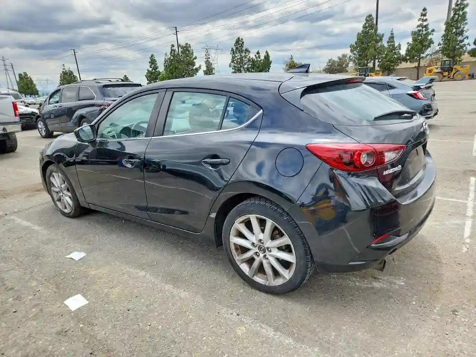 JM1BN1M32H1100126 2017 MAZDA 3-1