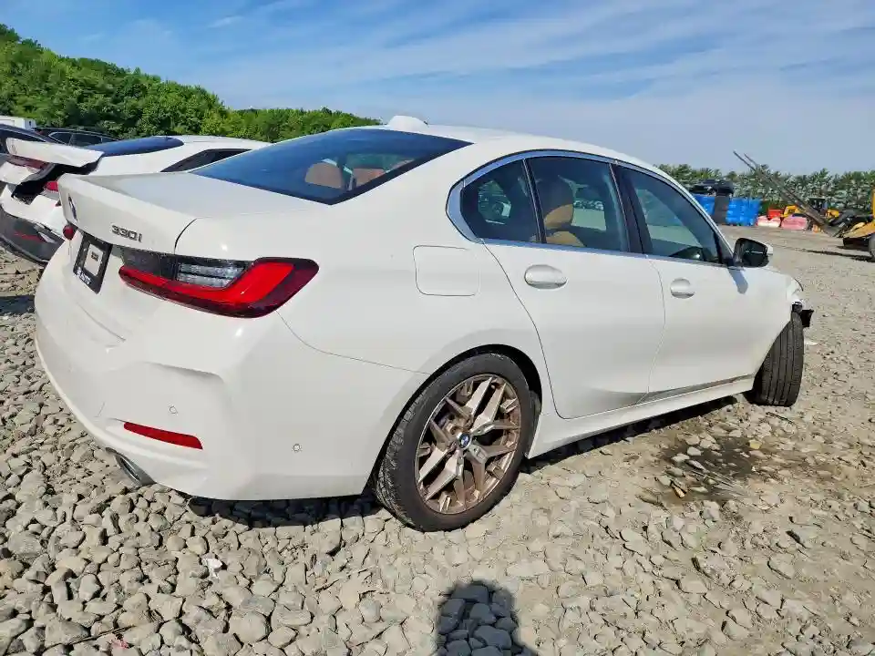 3MW89CW02S8F79211 2025 BMW 3 SERIES-2