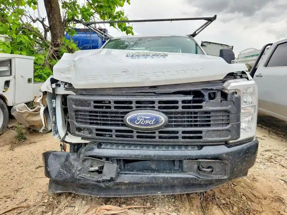 1FTBF2AA3PEE15644 2023 FORD F250-4